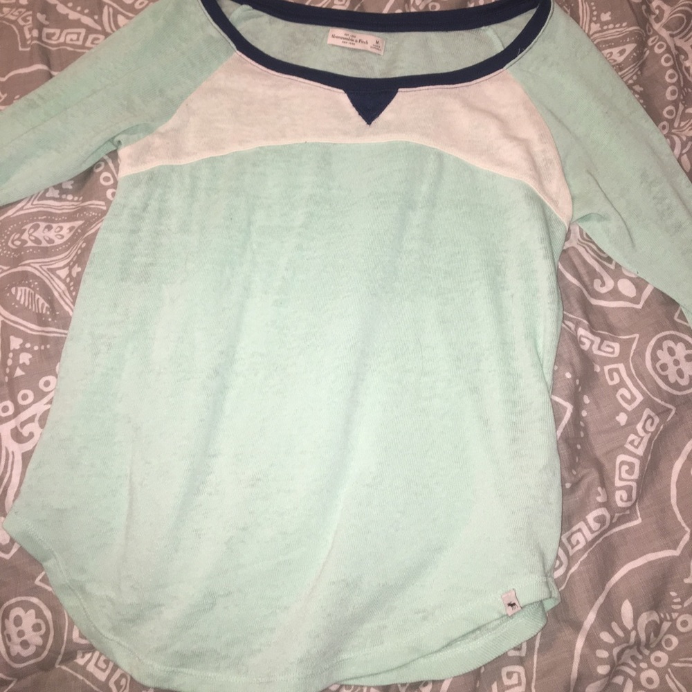 NWOT Abercrombie baseball tee